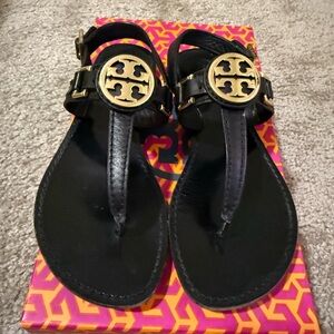 Tory Burch Sandals
Pre-loved